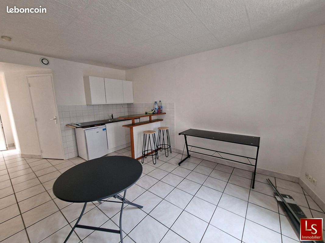 Appartement a louer roanne - 1 pièce(s) - 28 m2 - Surfyn