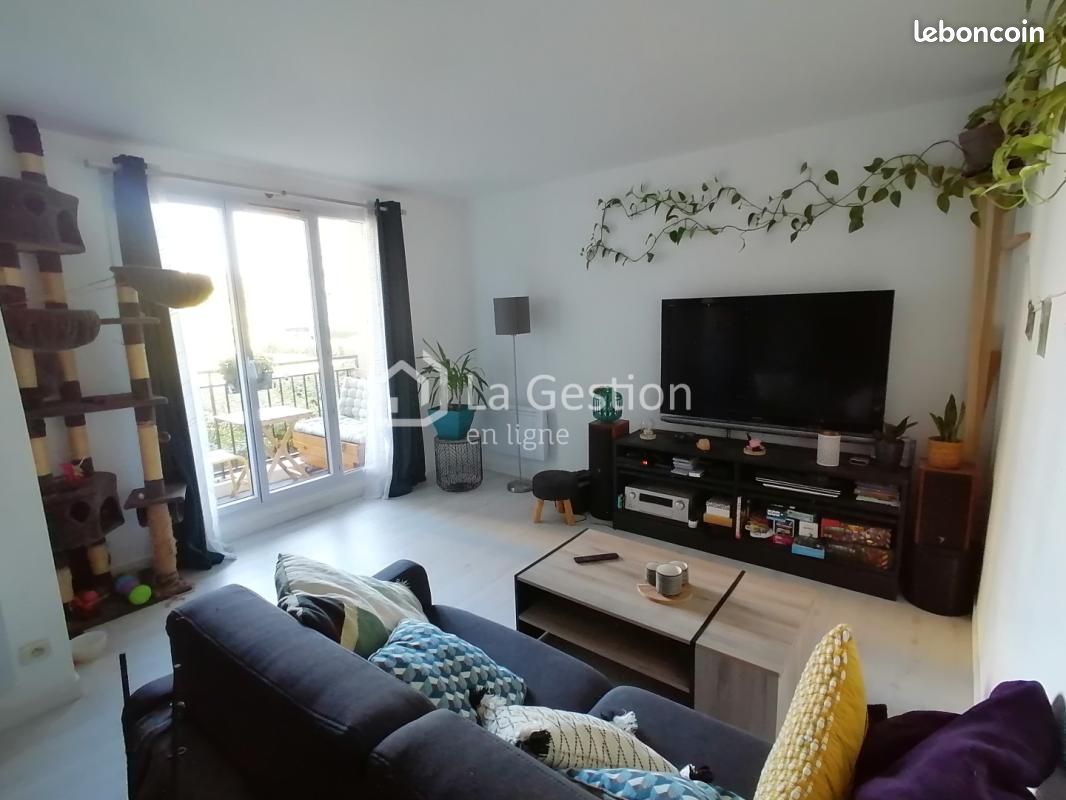 Appartement 2 pièces 56 m² · à Pontoise · 56 m² · 999 €