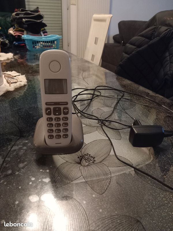 Téléphone fixe (image 1)