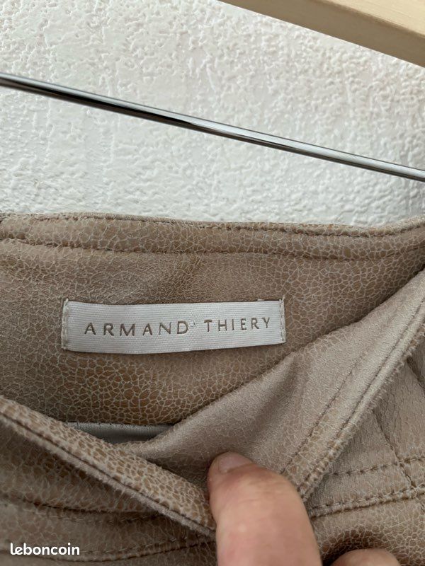 Ensemble tailleur beige matière daim tout doux Armand Thiery T44 (image 4)