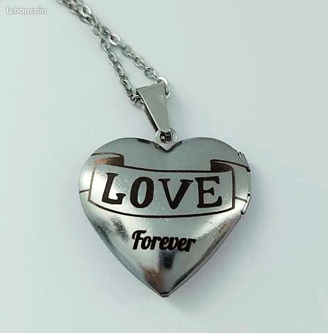 Pendentif Cœur Gravé qui s'ouvre avec porte photo Montres Bijoux