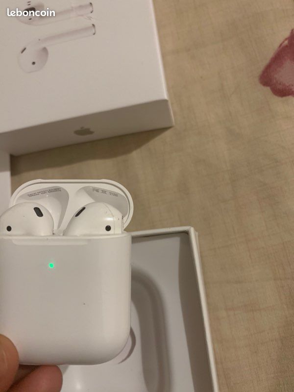 AirPods 2 (image 1)