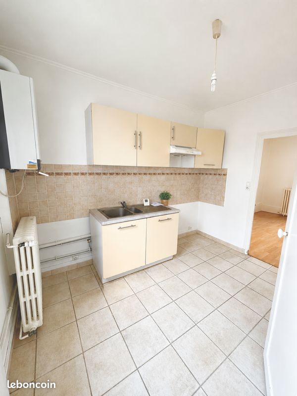 Appartement 3 pièces 56 m² · à Le Creusot · 56 m² · 480 €