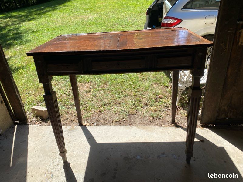 Table haute de notaire (image 1)