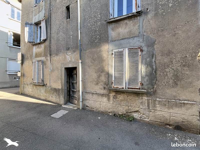 Maison 1 pièce 83 m² · à Saint-Junien · 83 m² · 40 000 €