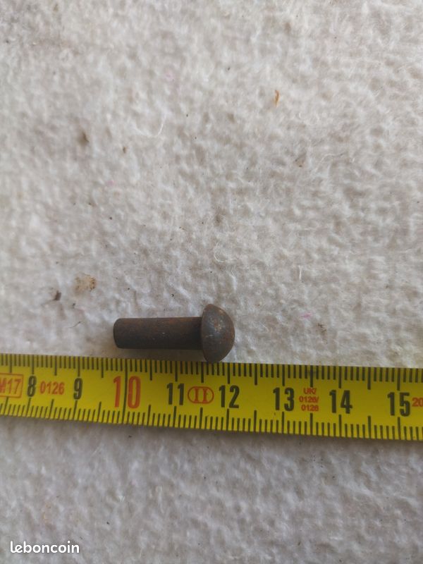 Rivet pour ancienne machine agricole (image 2)
