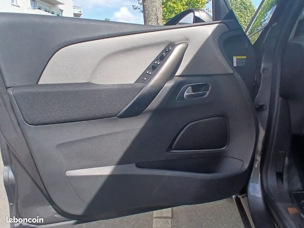 CITROEN C4 SPACETOURER PureTech 130 SS Shine (image 34)