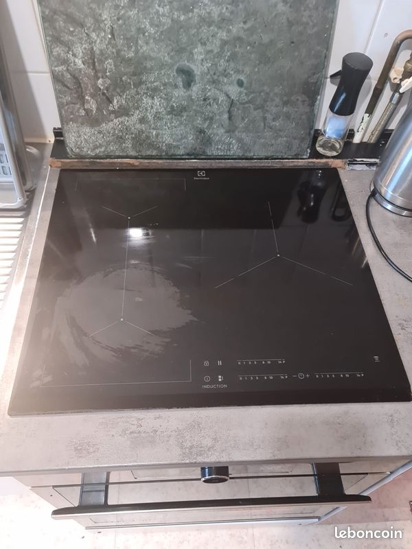 Plaque induction electrolux (image 1)