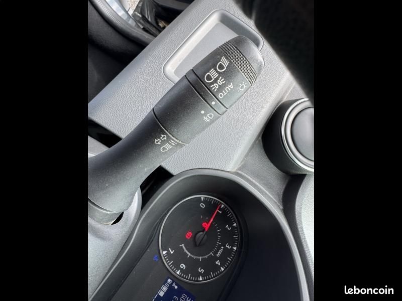 Dacia Duster 1.5 Blue dCi 95ch Essentiel 108g 4x2 - 19 (image 12)