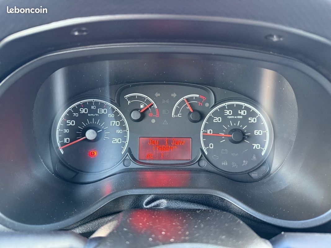 FIAT DOBLO 1.3 Multijet 16v 90 ch S/S DPF Team (image 12)