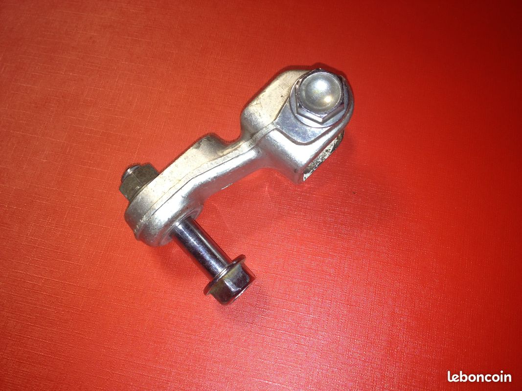 Honda 1000 cbx - support repose pied arrière (image 1)