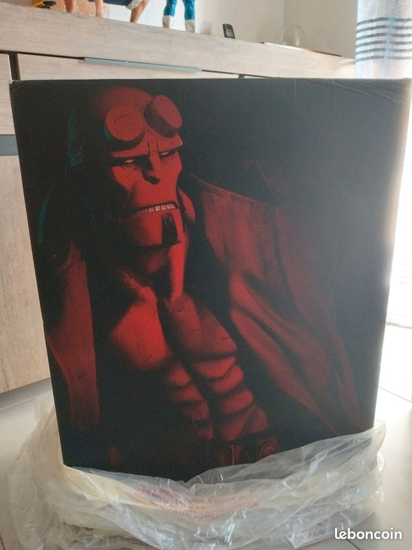 Sideshow Collectibles Hell Boy 1:4 statue Mike MIGNOLA (image 1)