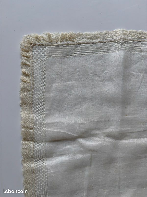 Mouchoir ancien avec dentelle (image 3)