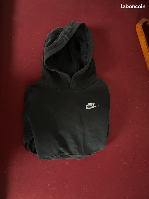 Pull Nike noir (image 1)