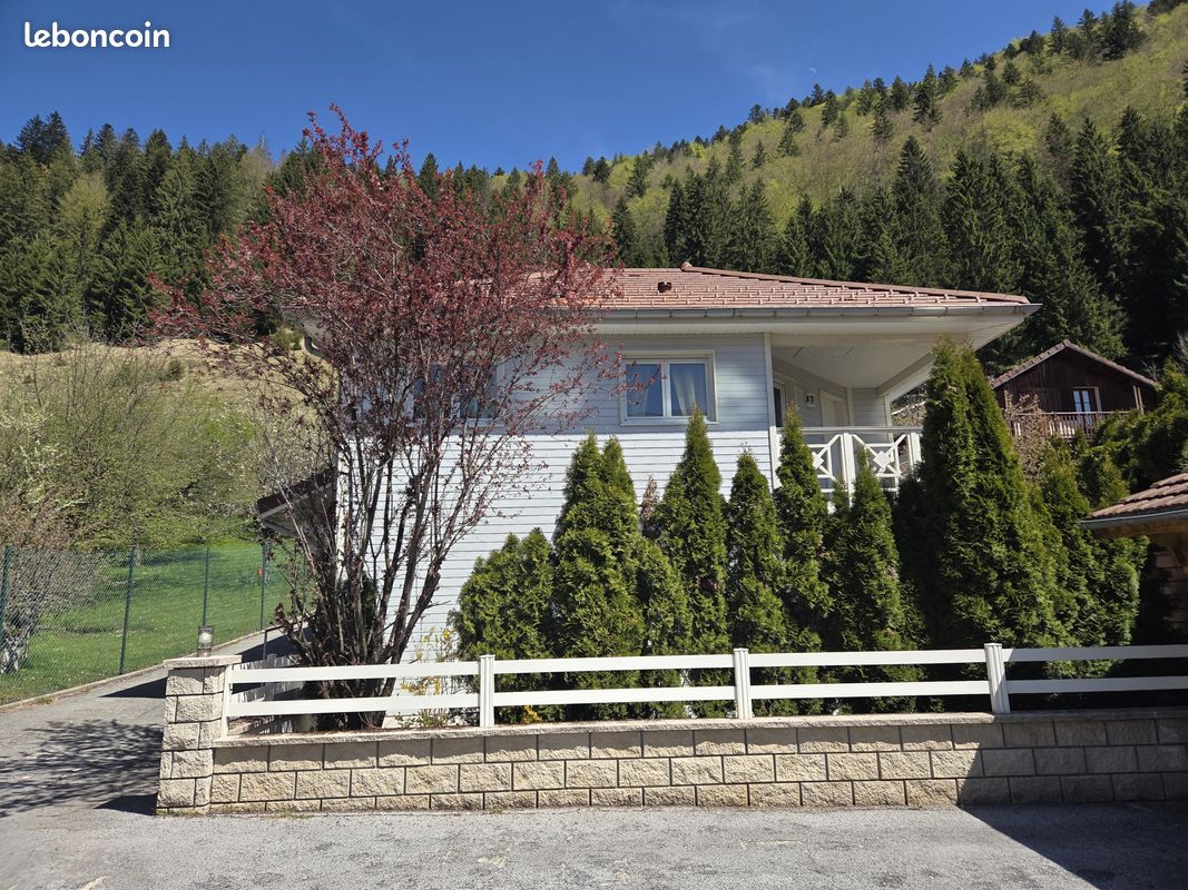 Maison 4 pièces 100 m² · à La Cluse-Et-Mijoux · 100 m² · 410 000 €