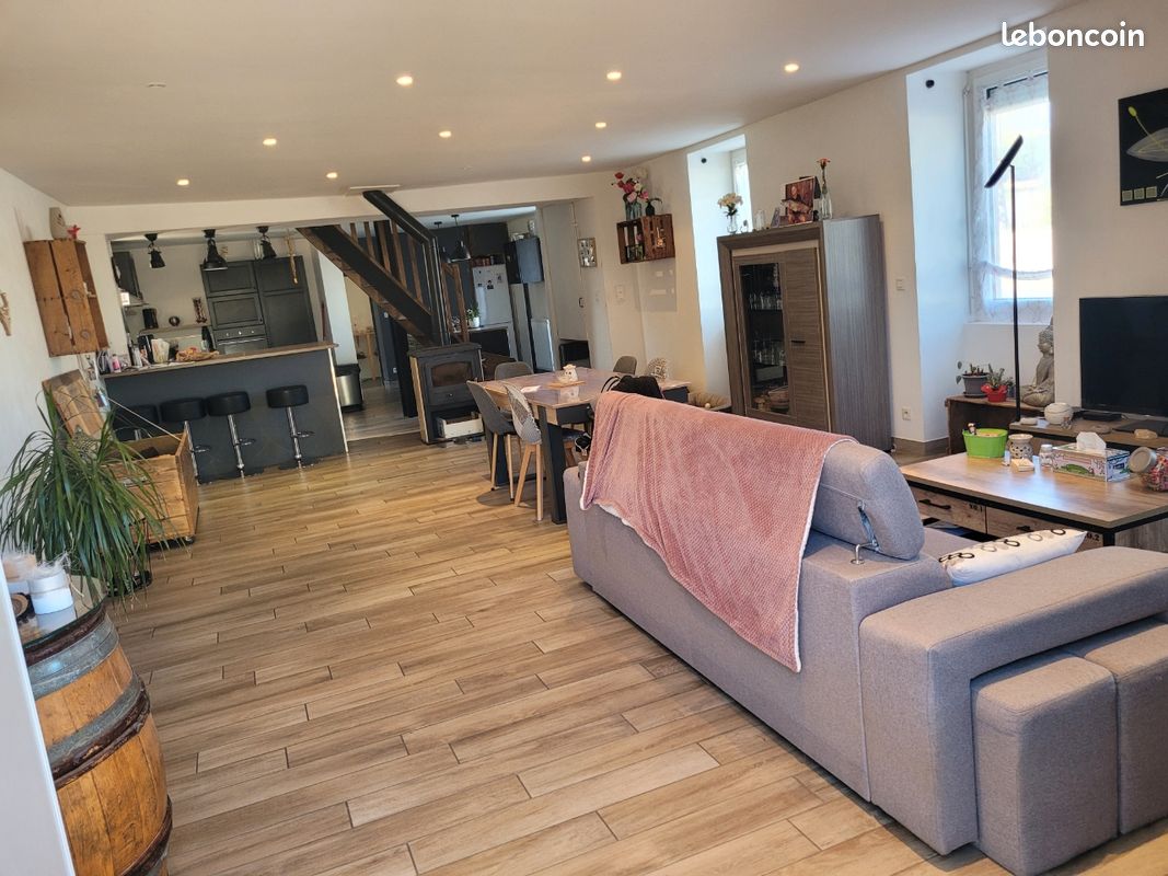 Maison 5 pièces 180 m² · à Châtenoy-le-Royal · 180 m² · 255 000 €