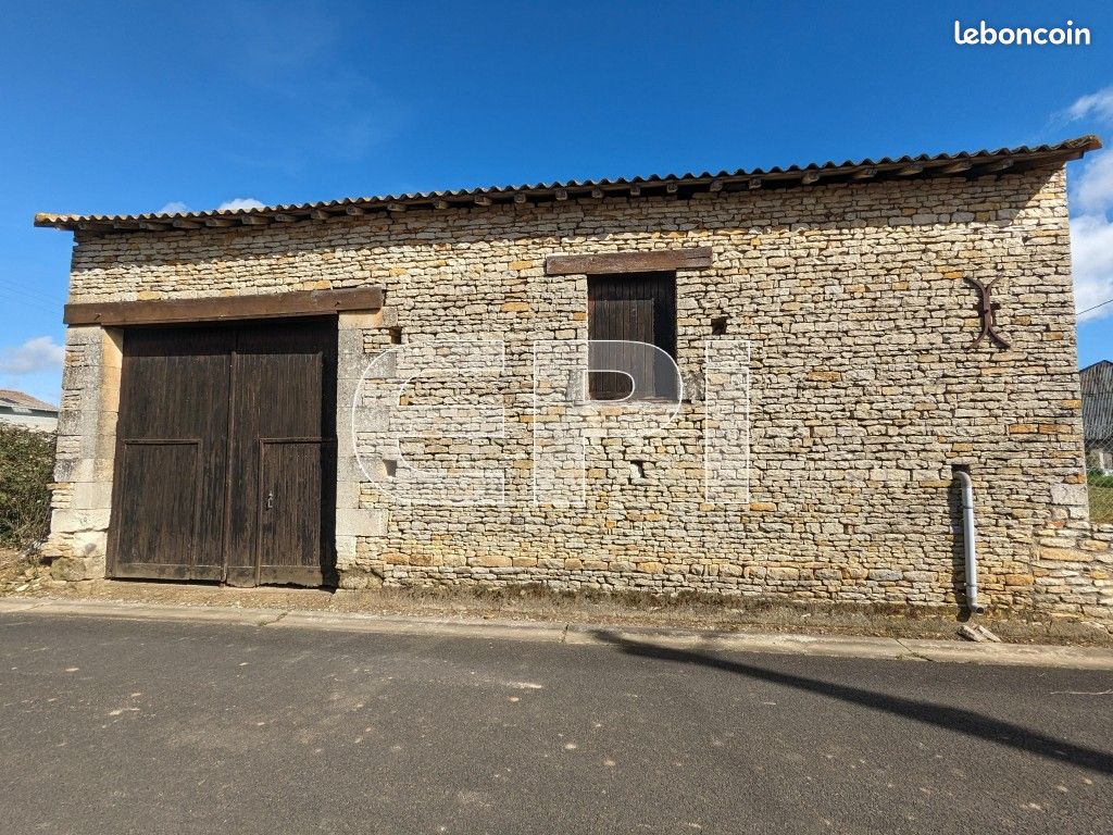Maison 1 pièce 65 m² - Angliers 86330 (image 2)
