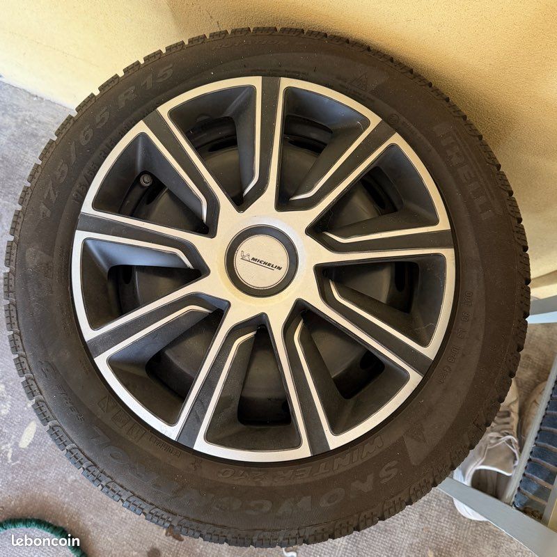 Pneus d’Hiver 175/65 R15 88H M+S (image 1)