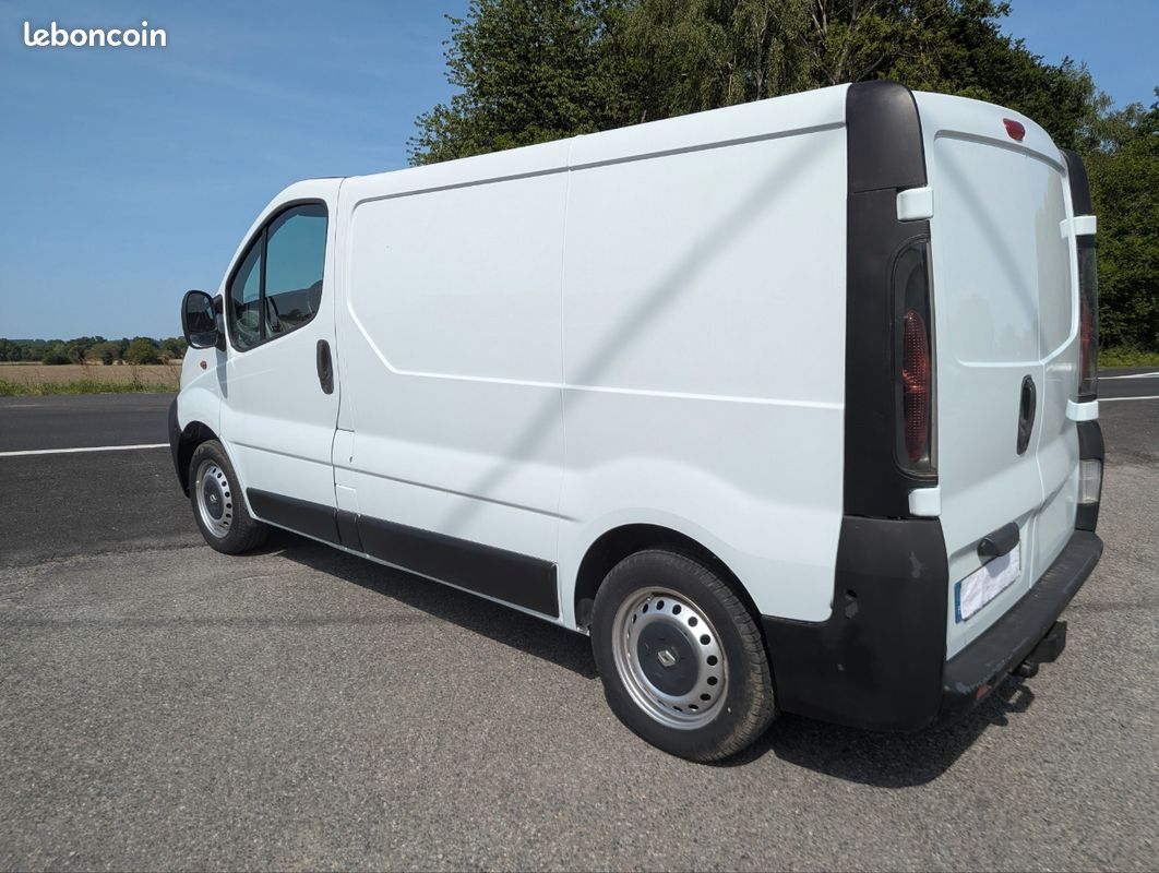 Magnifique renault trafic l1h1 1.9dci 82cv occamobile 64 pau (image 3)