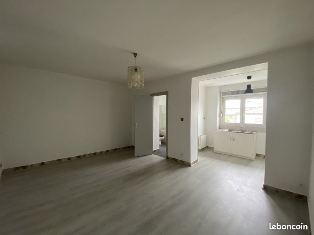 Appartement 2 pièces 40 m² · à Montrond-les-Bains · 40 m² · 470 €