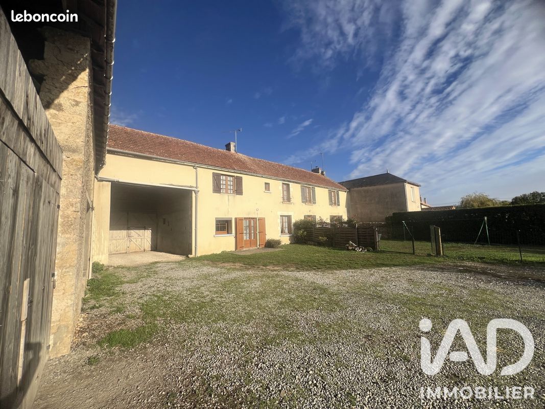 Maison 8 pièces 190 m² · à Thénezay · 190 m² · 164 000 €