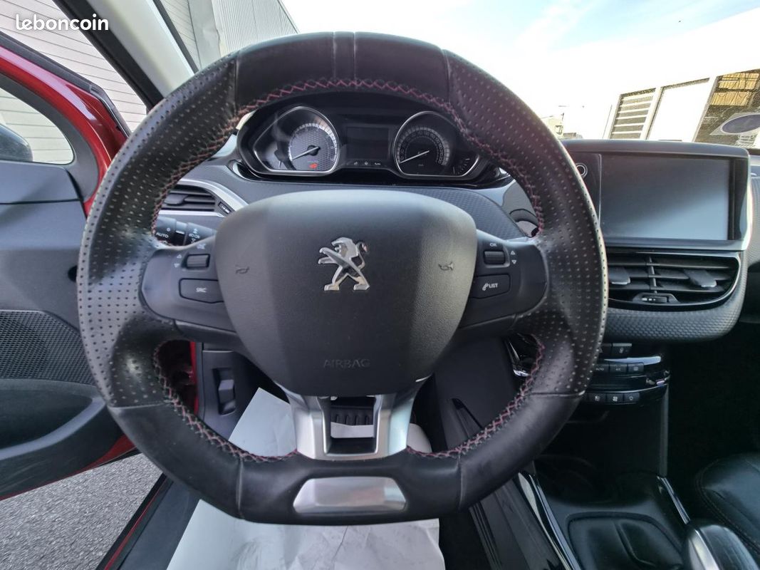 PEUGEOT 2008 1.2i PureTech 12V S&S - 110 GT Line PHASE 2 (image 15)