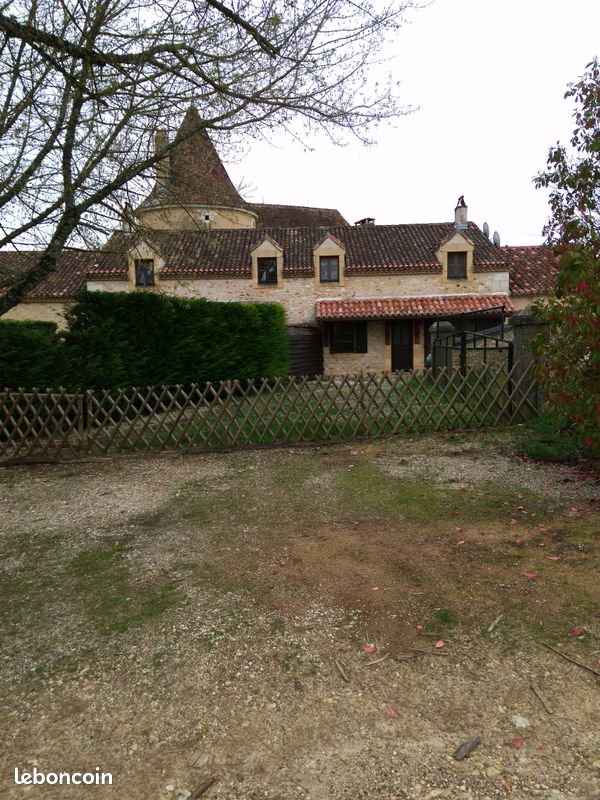Maison 4 pièces 121 m² · à Beauregard-Et-Bassac · 121 m² · 750 €