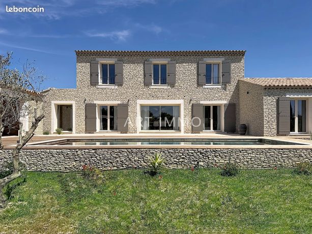 Maison 7 pièces 215 m²