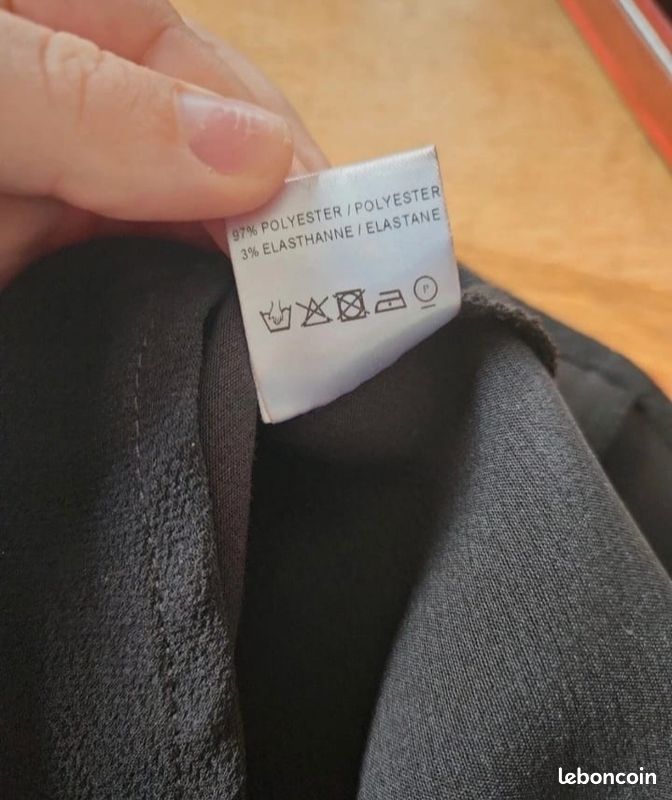 Jupe noir luizon taille 2 soit du M (image 4)