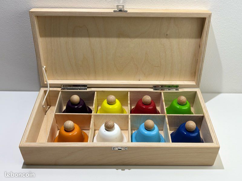 Set de cloches à main colorées pour apprentissage musical | Maroc Set de cloches à main colorées pour apprentissage musical | Maroc