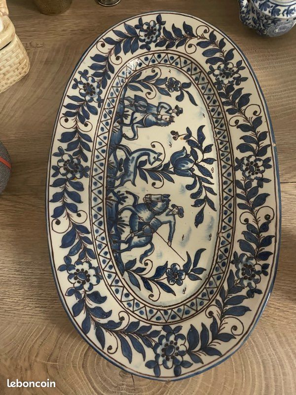 Grand plat en faïence portugaise Sant’Anna – décor peint à la main (image 1)
