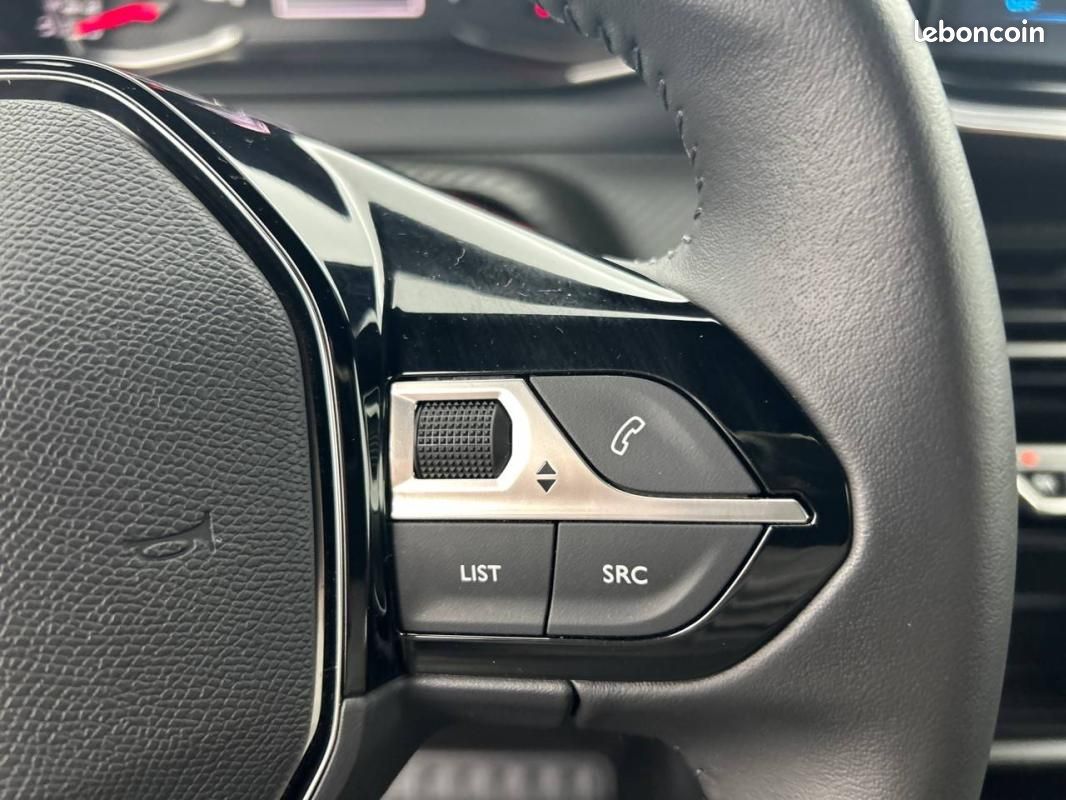 Peugeot 2008 PureTech 100 S&S BVM6 - Active (image 19)