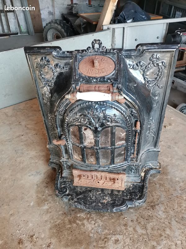 Poêle à bois ancien (image 1)