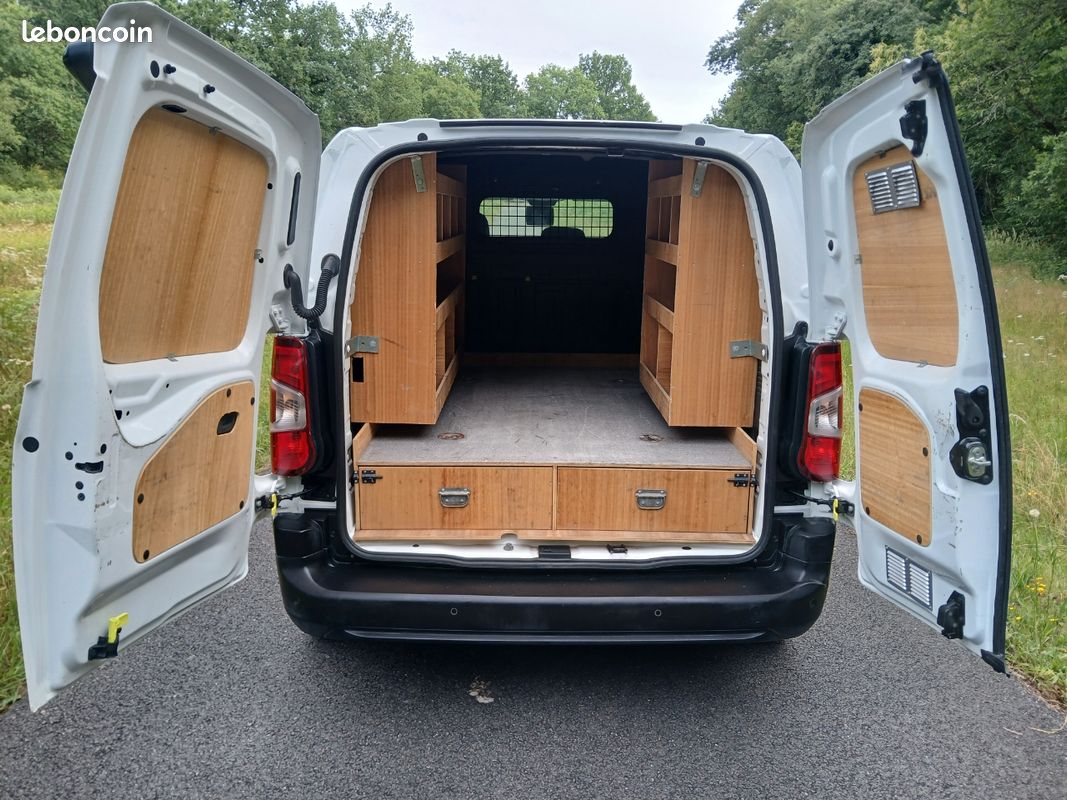 11.250ht Citroën berlingo BlueHDi 100ch Driver (image 10)