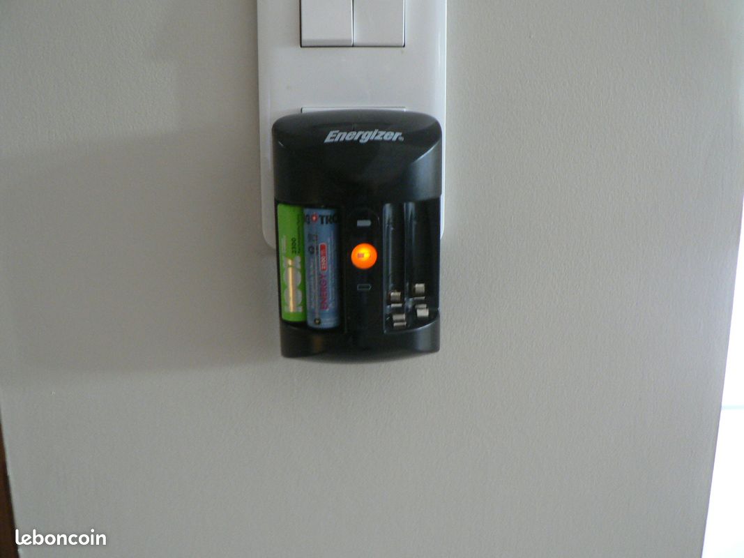 DOUBLE CHARGEUR PILES 1,5v ENERGIZER Model CHPRO EU , pour piles 2 fois AA et 2 fois AAA (image 4)
