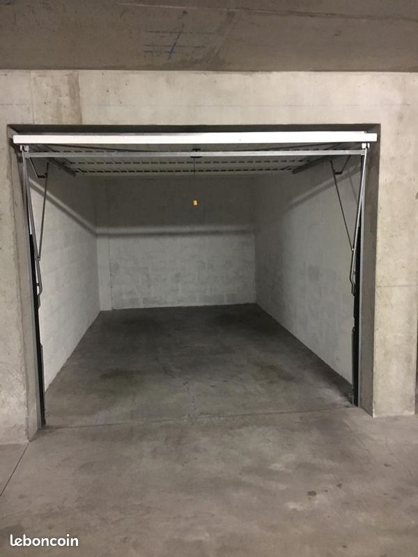 Location garage très proche de la gare (image 1)