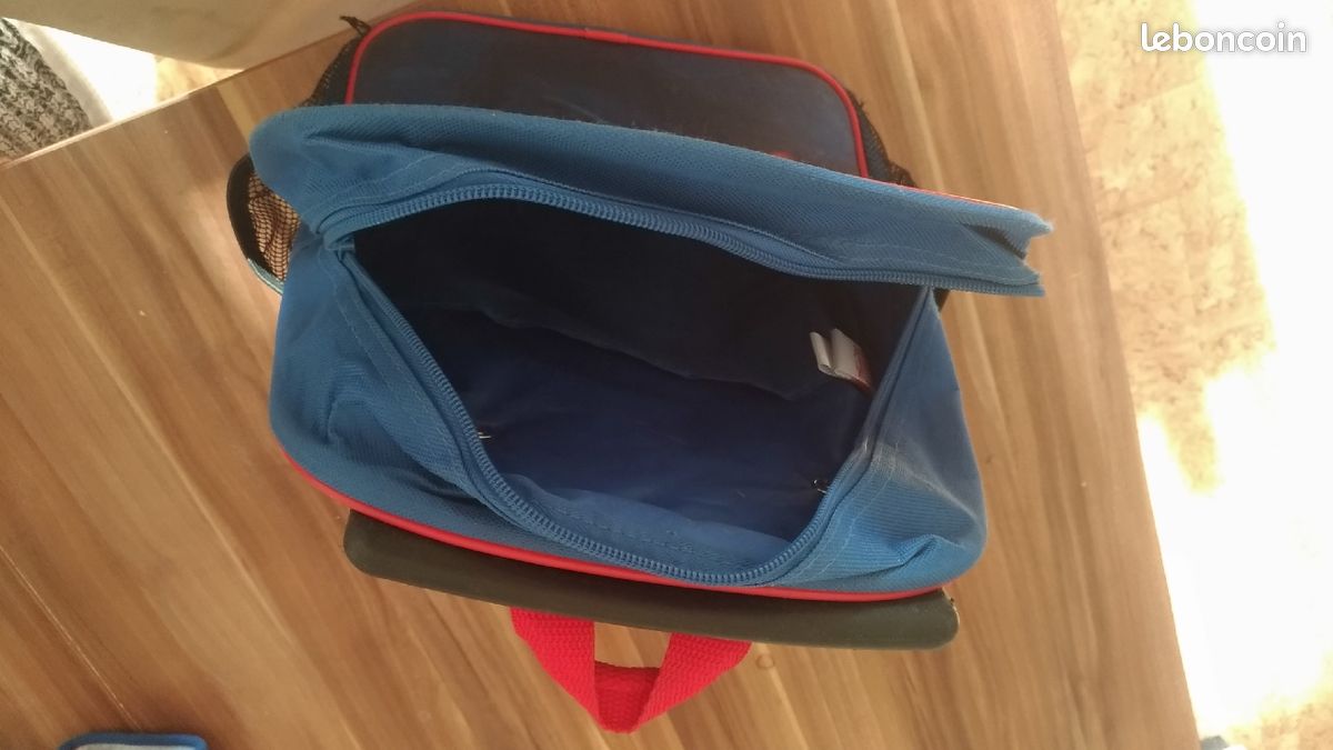 Sac /cartable à roulettes spiderman (image 3)