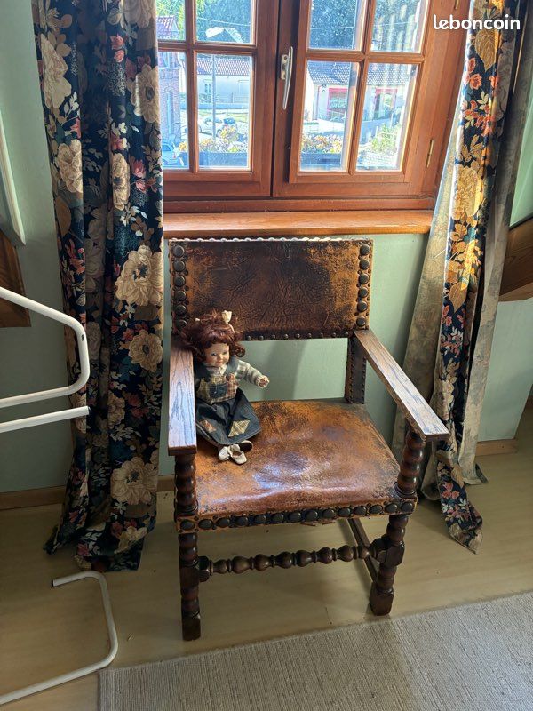 Chaise décorative (image 1)