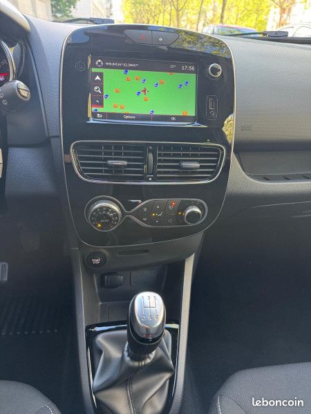 Renault CLIO IV 1.2 16V 75CH ESSENCE CRIT AIR 1 (image 16)