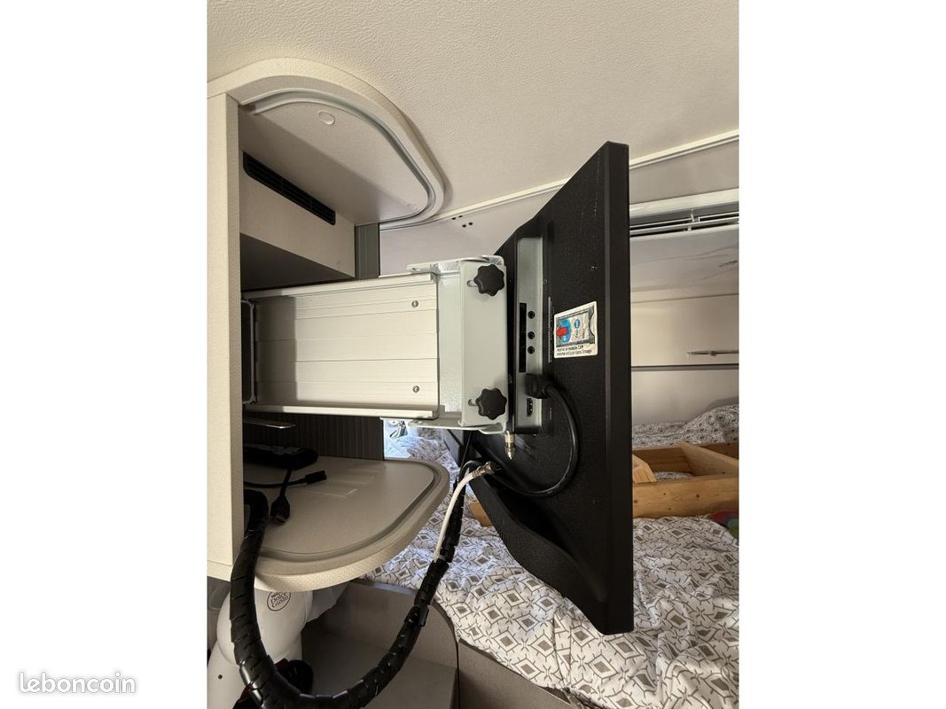 ETRUSCO V 5.9 DF Camping-car profilé Etrusco - Boite automatique 2.0 TDCI 170 ch (image 35)