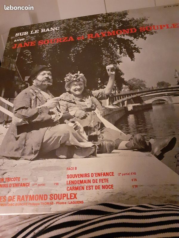 Vinyle sur le banc avec Jane Sourza et Raymond Souplex (image 2)