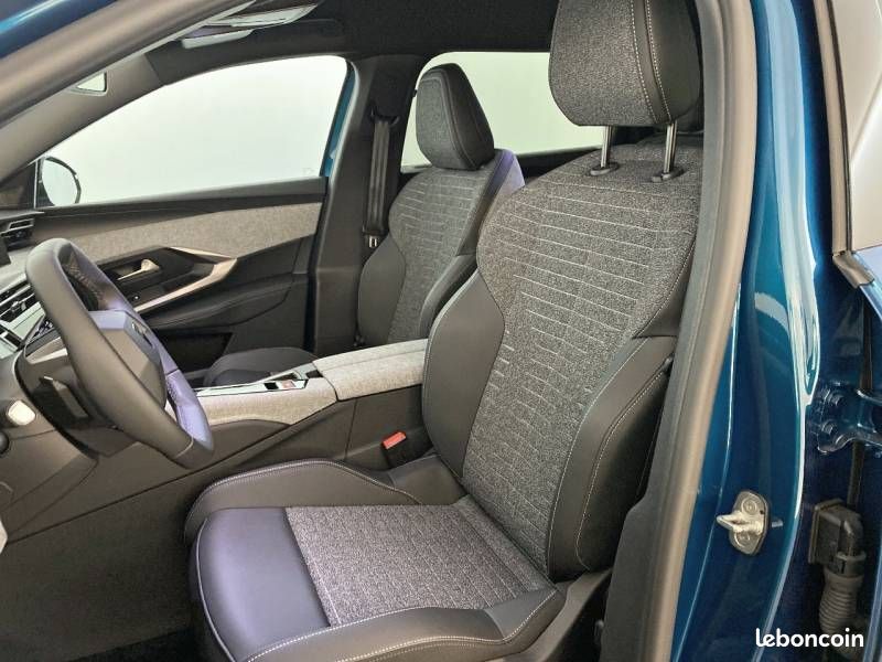 Peugeot 5008 Hybrid 145 ch e-DCS6 Allure (image 9)