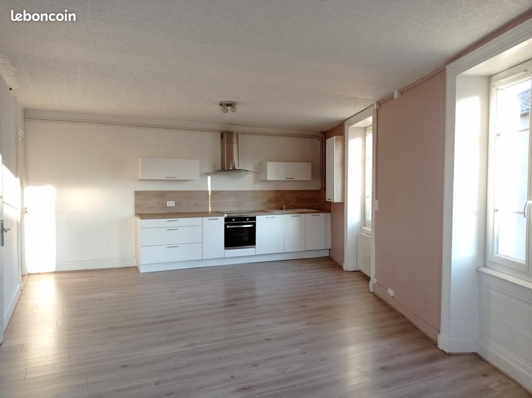 Appartement 4 pièces 95 m² · à Saint-Étienne-des-Oullières · 95 m² · 825 €/mois