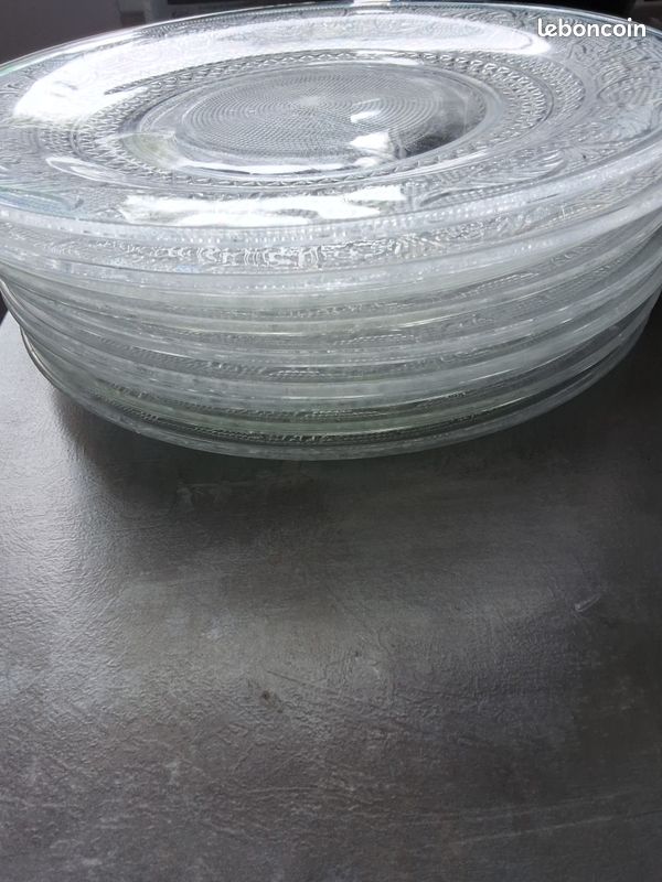 Lot d assiettes (image 1)