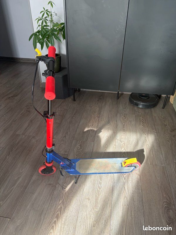 Trottinette enfant (image 1)