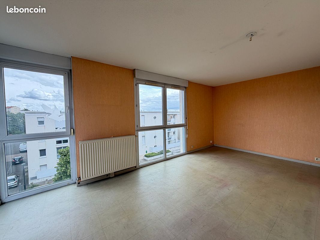 Appartement 3 pièces 66 m² · à Clermont-Ferrand · 66 m² · 99 000 €
