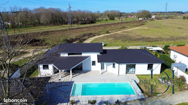 Villa 4 pièces 154 m²