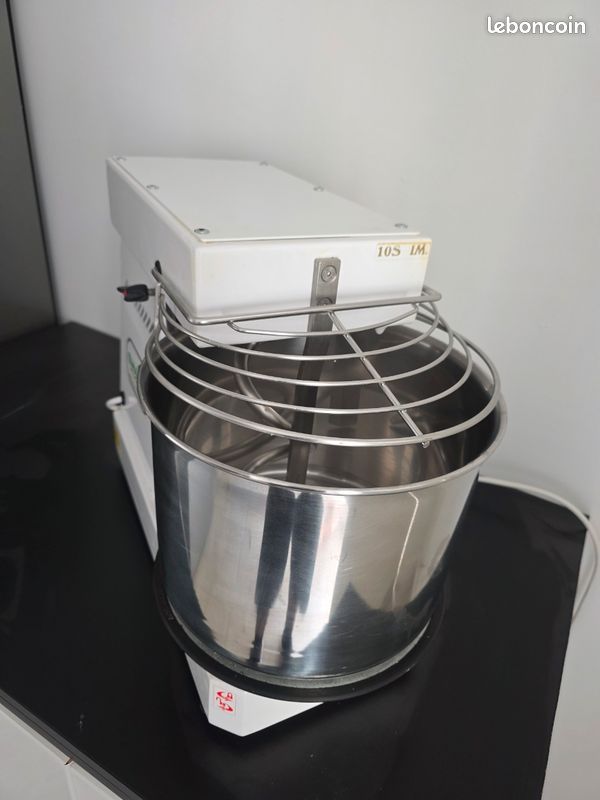 Pétrin spirale pro Famag IM 10-S-10V - 10 KG - 10 vitesses - Tête basculante (image 1)
