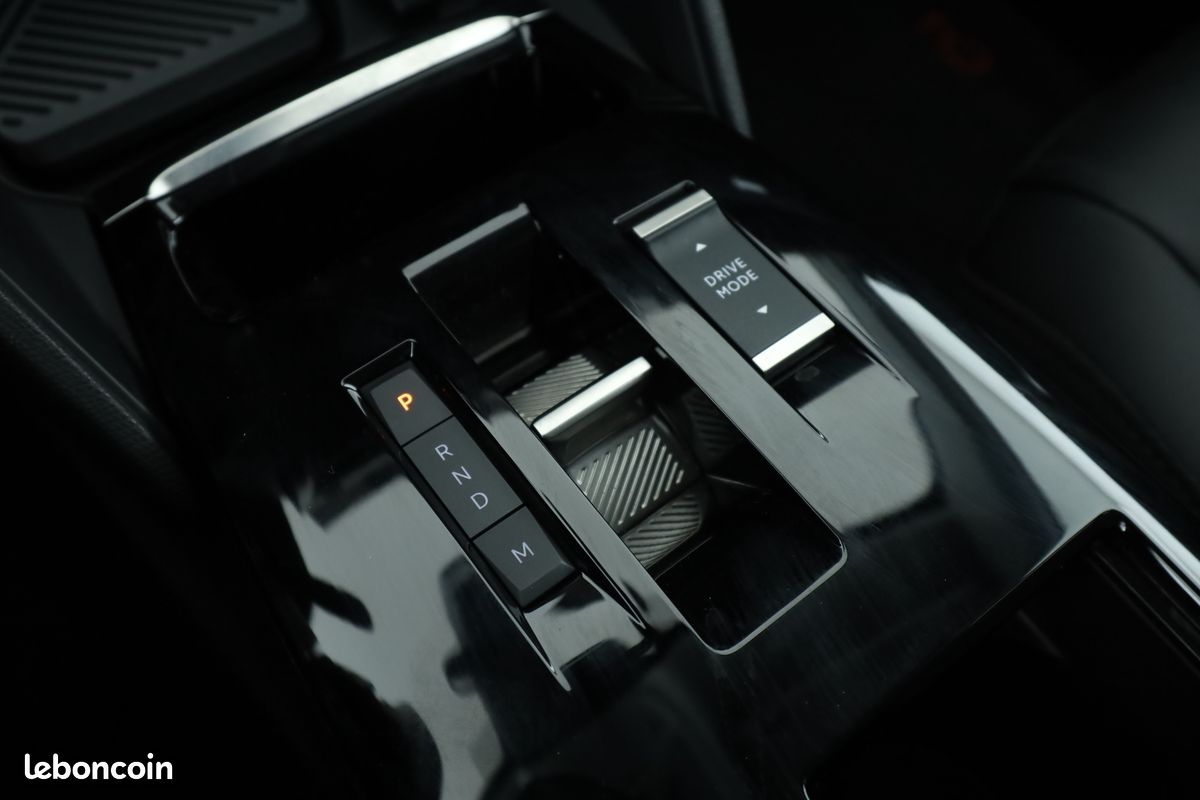 Citroen C4 1.2 PureTech Max EAT8 131 ch (image 24)