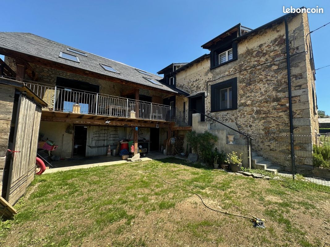 Maison 7 pièces 300 m² · à Bourg-Madame · 300 m² · 890 000 €